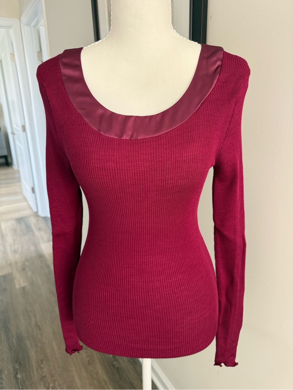 Burgundy satin trim long sleeve ribbed sweater. Brand new MADE IN ITALY 🇮🇹